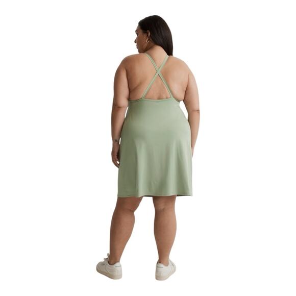 Madewell Plus Flex Fitness Dress - Picture 3 of 7